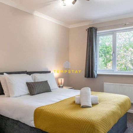 Villa Cosy 2 Bed & Free Parking. Near Heathrow/Pinewood Slough Exterior foto